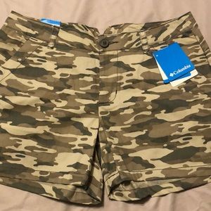 Columbia Modern Classic Shorts - Camo Size: 10